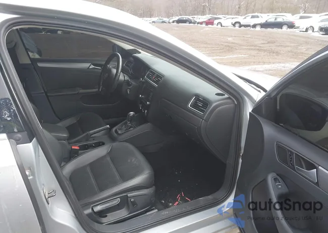 3VWLL7AJ3DM442016: 44630872