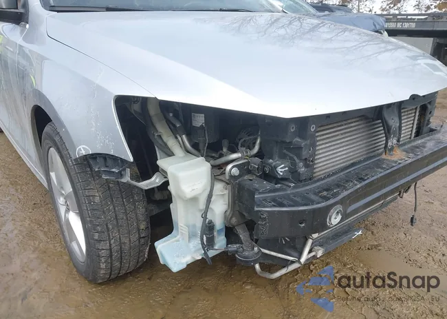 3VWLL7AJ3DM442016: 44630872