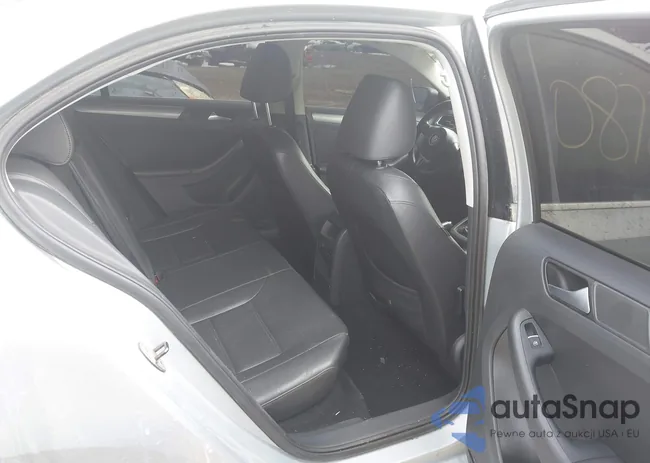 3VWLL7AJ3DM442016: 44630872