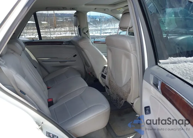 4JGBB5GB8BA687096: 44630901