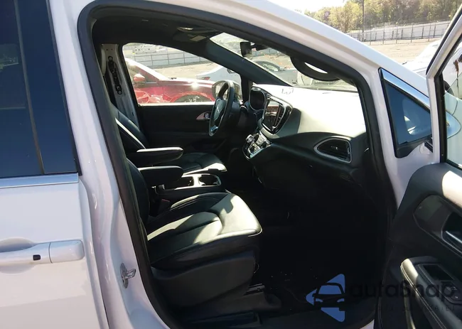 2C4RC1BG1SR579345: 44631412