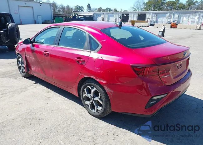 3KPF24AD8ME325778: 44632482