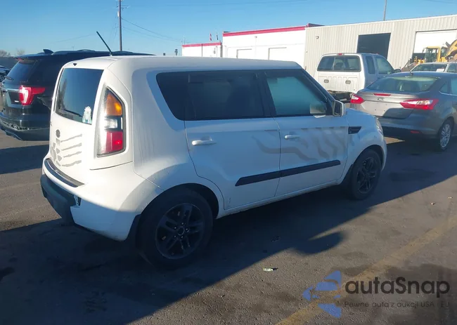 KNDJT2A21B7339772: 44632503