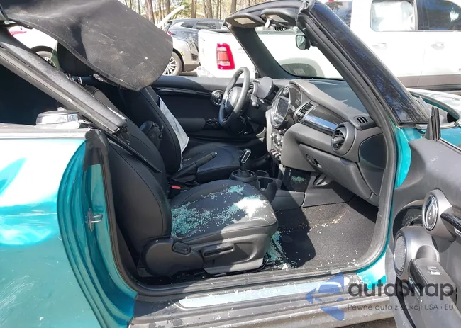 WMWWJ3C08M3M15606: 44632913