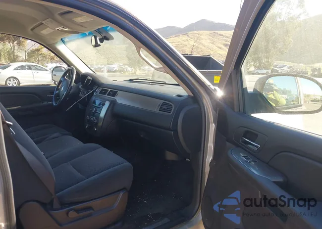 3GNEC12017G130883: 44633059