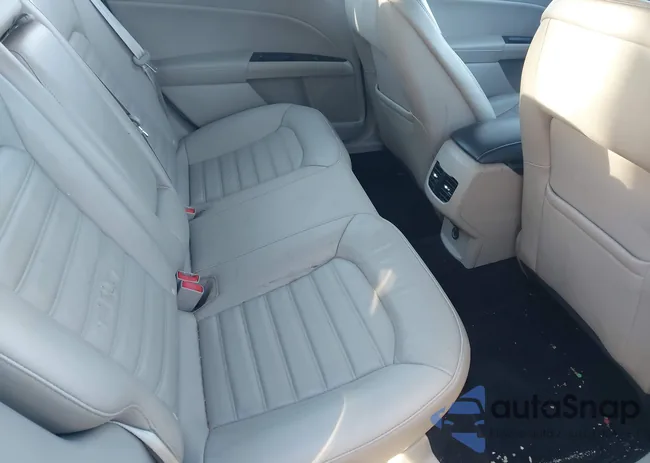 3FA6P0HD1HR280803: 44633406