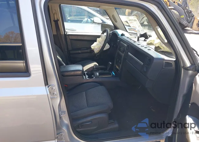 1J4RG4GK3AC128082: 44635286