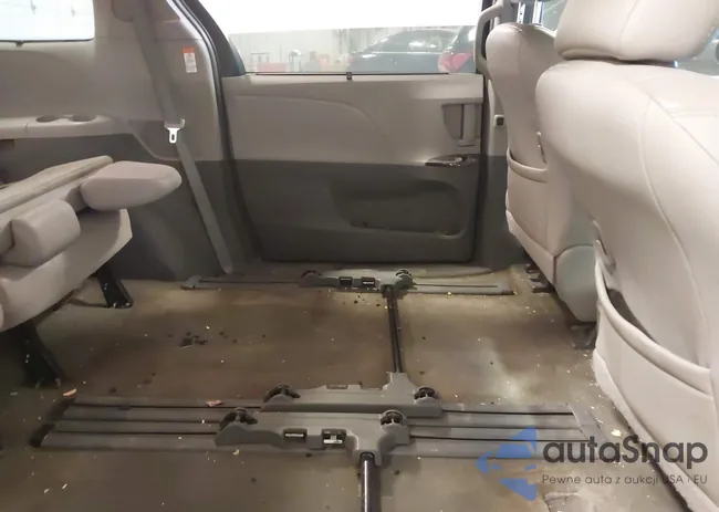 5TDYK3DC9GS754492: 44637501