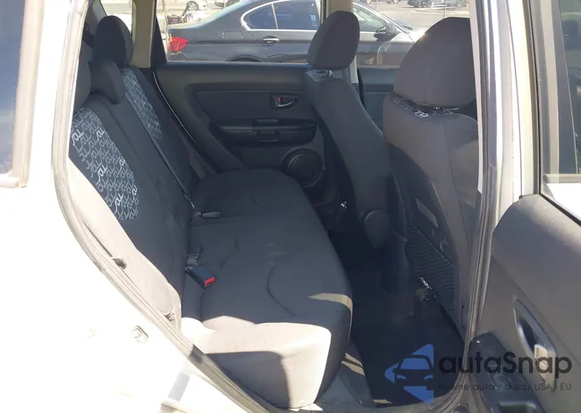 KNDJT2A25B7704776: 44637521