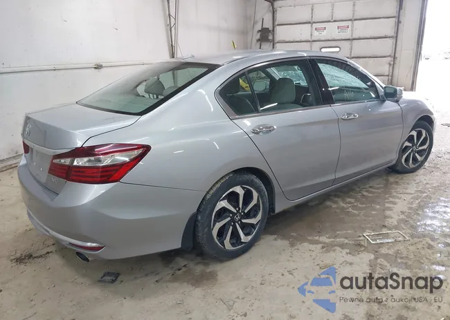 1HGCR3F83GA029080: 44637666