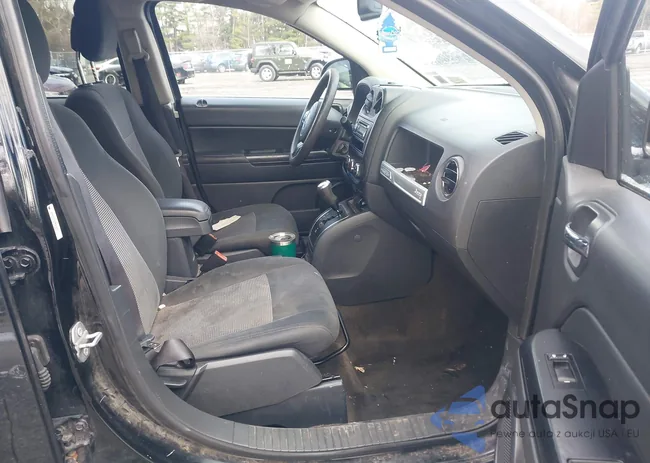 1C4NJDBB1GD521594: 44637759