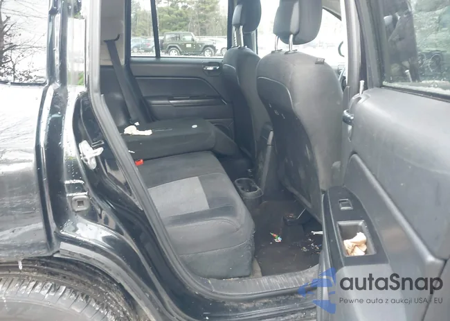 1C4NJDBB1GD521594: 44637759