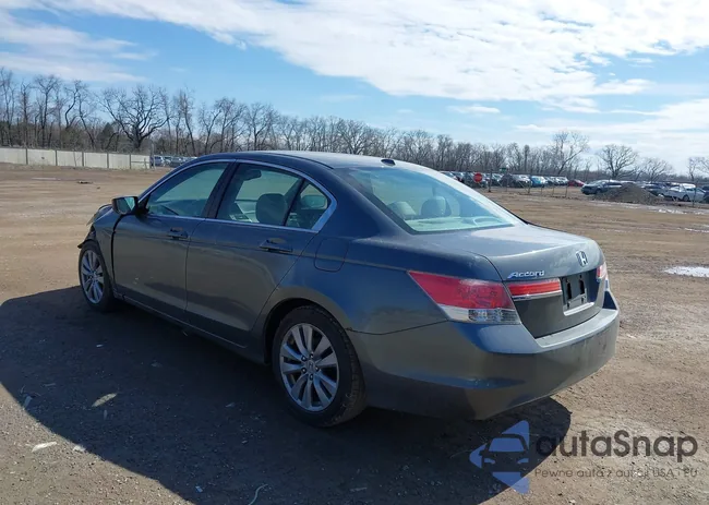 1HGCP2F89BA003382: 44638895