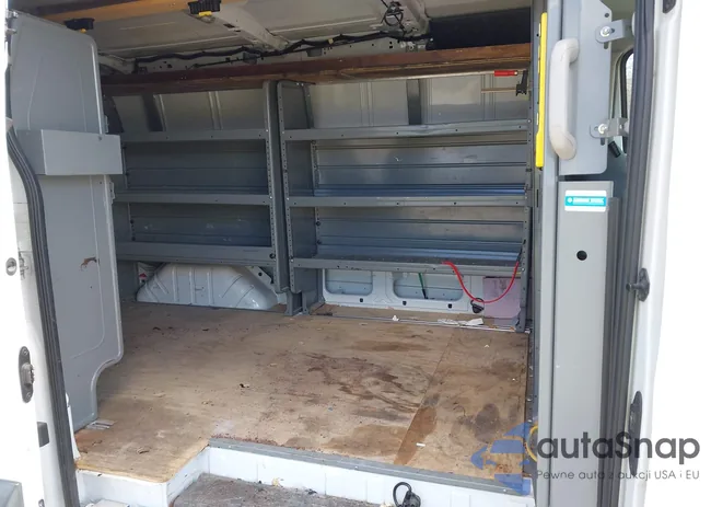 1FTYR1YG2FKA59905: 44638199