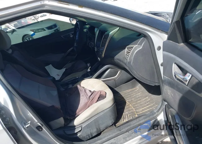 KMHTC6AD7CU021588: 44639887