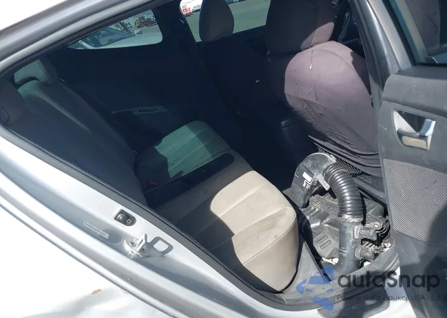 KMHTC6AD7CU021588: 44639887