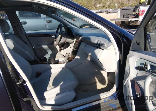 WDBRF84J24F549336: 44639296