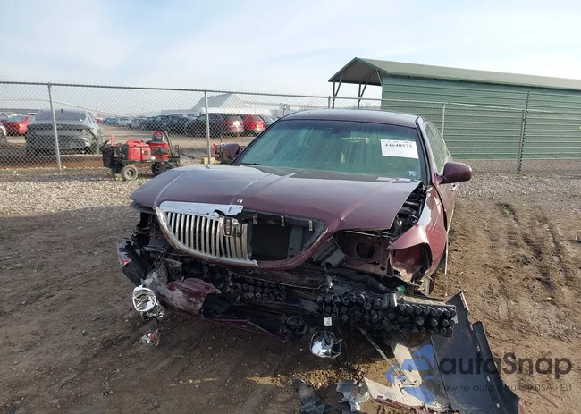 1LNHM82V27Y636070: 44640575