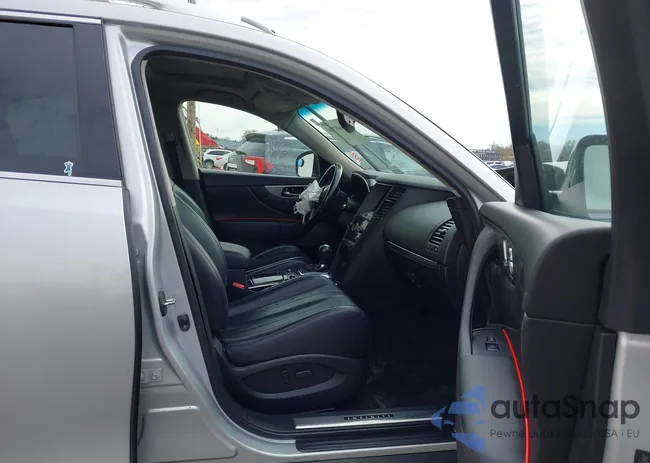 JN8CS1MW4DM171512: 44640786