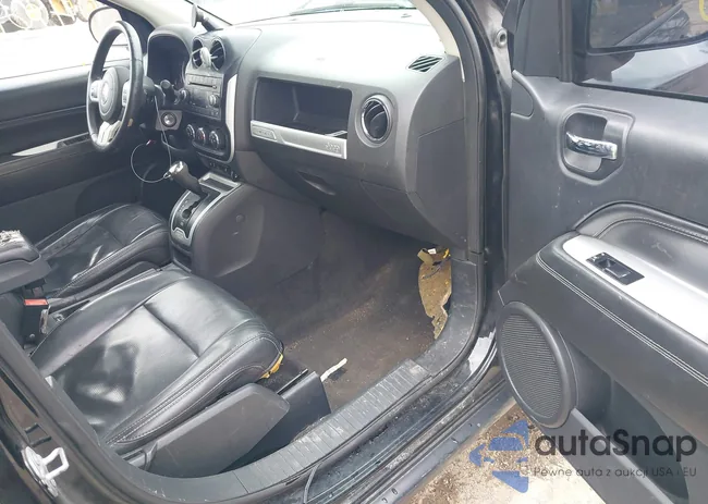 1C4NJDEB5GD775630: 44641568