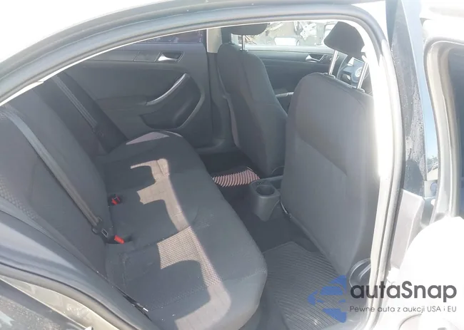 3VW2K7AJ3BM010036: 44641601