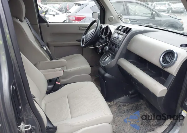 5J6YH2H76BL004008: 44641925