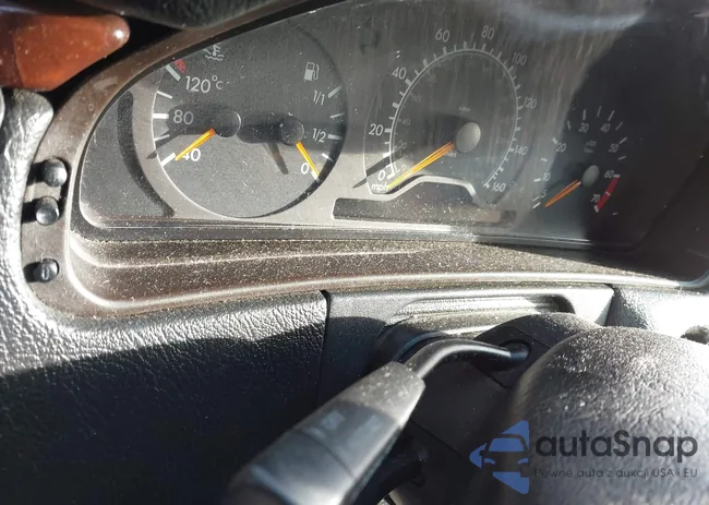 WDBJF70H8XA812375: 44642618