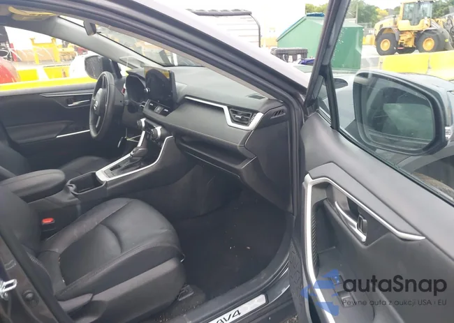 2T3A1RFV2RC401651: 44642096