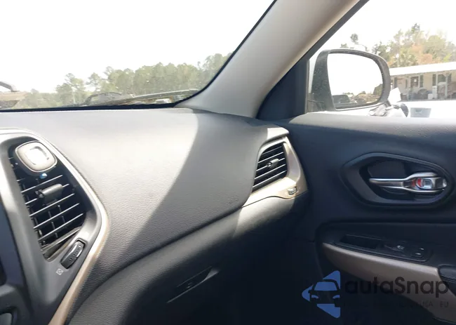 1C4PJMDS5HW664723: 44643803