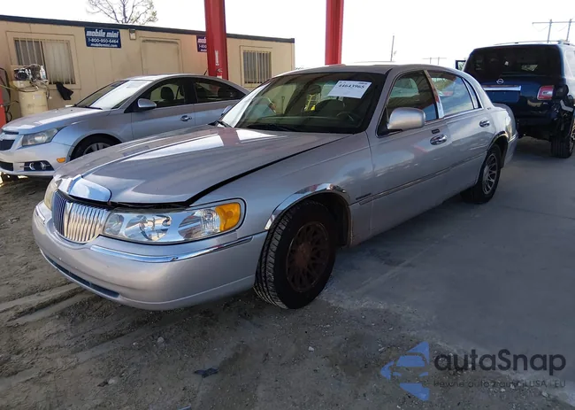 1LNHM82WXYY903160: 44643965