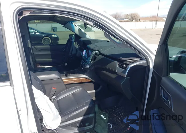 1GNSKBKC3JR110275: 44643029