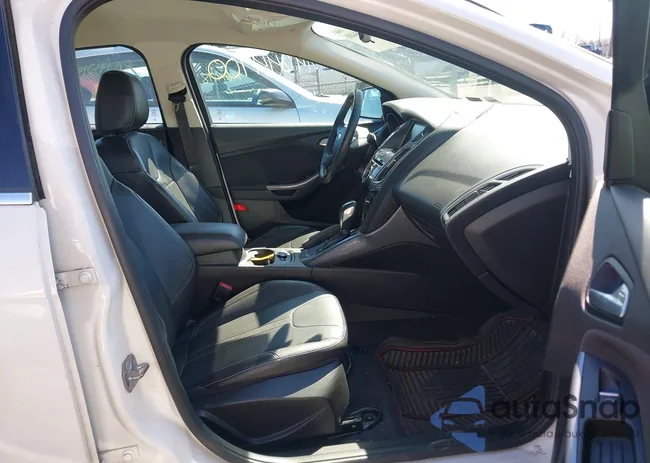 1FADP3N26EL377842: 44644400