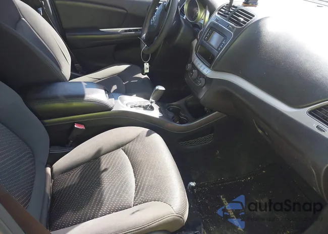 3C4PDCBG6CT220586: 44647347