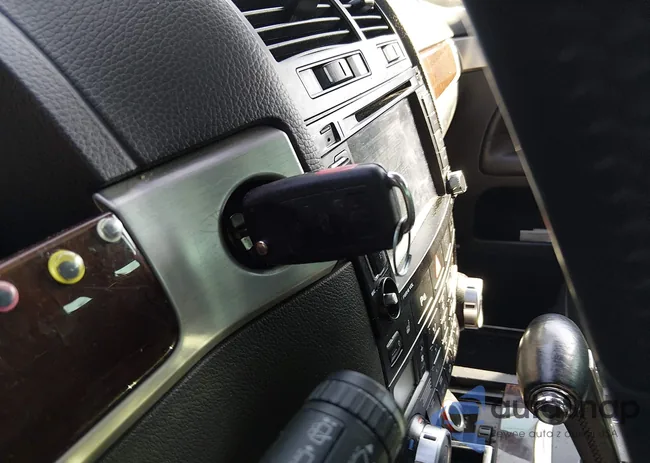 WVGBE77L28D067525: 44648701