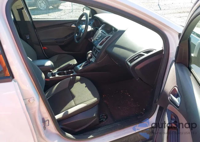 1FADP3F21EL202557: 44648749