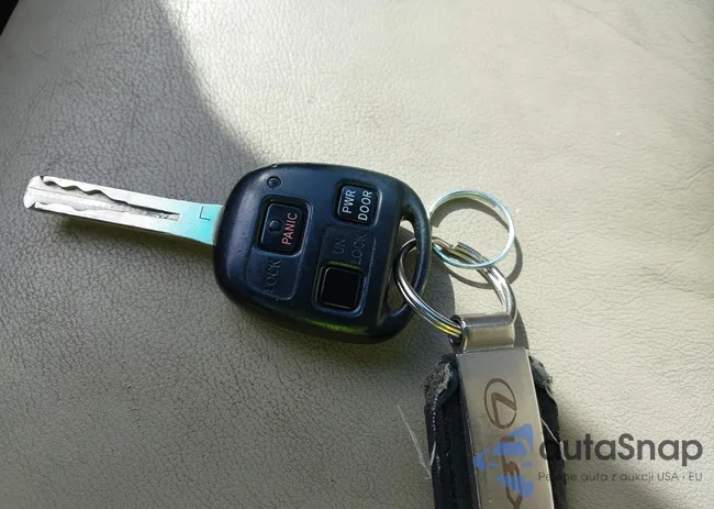 2T2GK31UX8C036853: 44648870