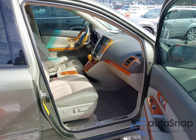 2T2GK31UX8C036853: 44648870