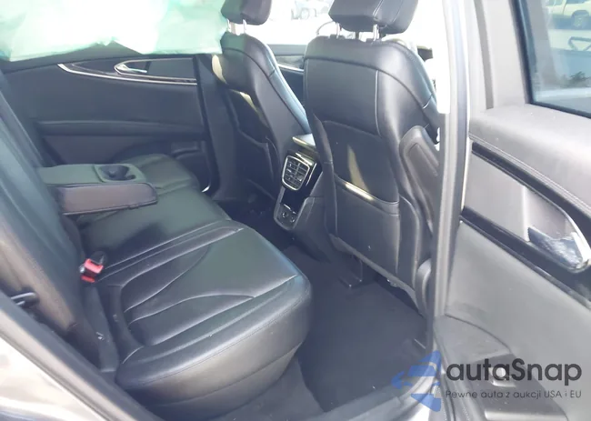 2LMPJ6J9XNBL25773: 44649427