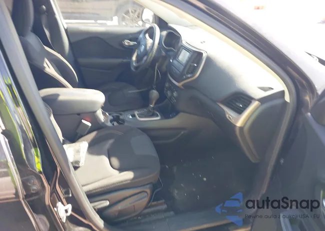 1C4PJLCB3HW540672: 44649466