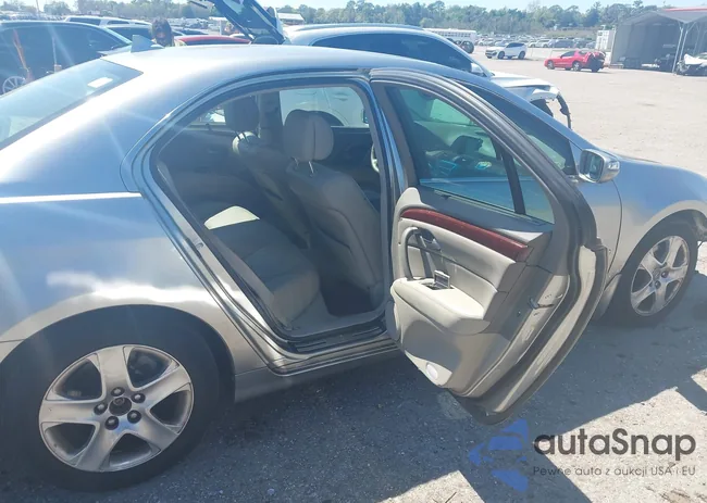 JH4KB16578C003739: 44649276