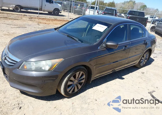 1HGCP2F81BA077671: 44650462