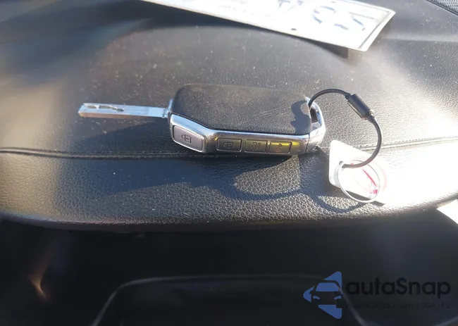 3KPF24AD5RE751208: 44651388