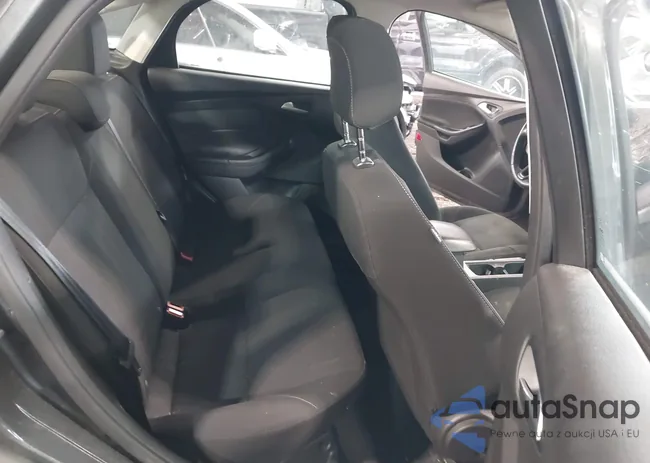 1FADP3FE5JL221018: 44652194