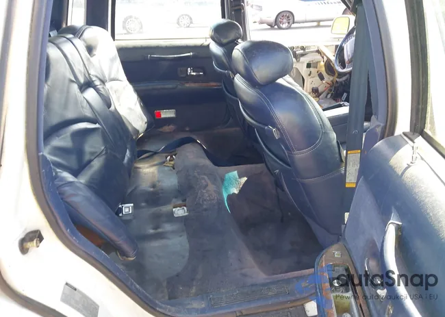 1LNLM82W3SY721219: 44659370