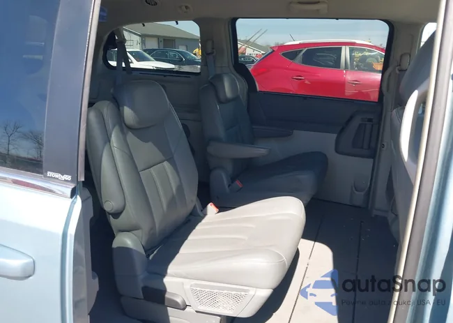 2A8HR54P48R764943: 44659197