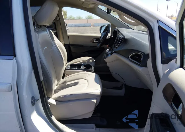 2C4RC1DG9MR552202: 44660417