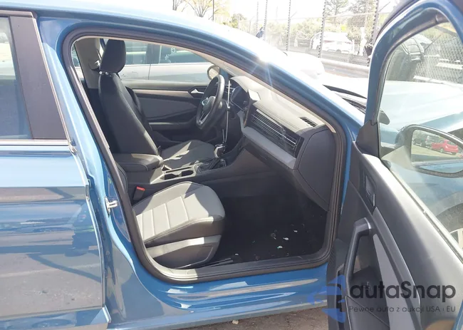 3VWEX7BUXSM030758: 44660464