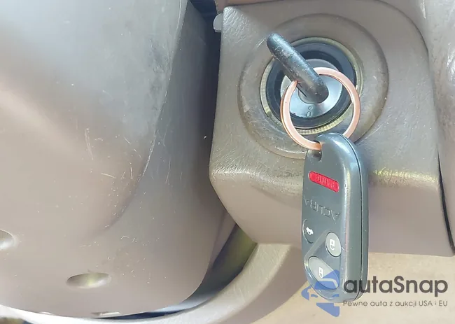 JH4KA9657YC001426: 44660570