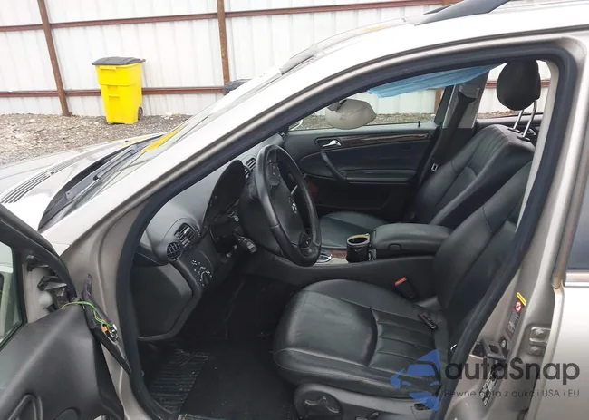 WDBRH81J25F562412: 44660871