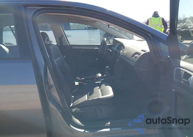 3VW217AU9HM025324: 44660957